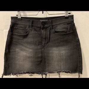 Express mid rise skirt size 4